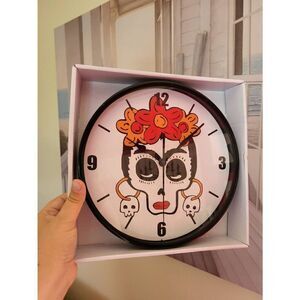 Sugar skull clock NWT